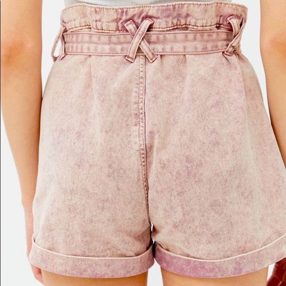Urban Outfitters‎ BDG Women's High Rise Paperbag Belted Cora Shorts. Size 26 - Picture 2 of 9